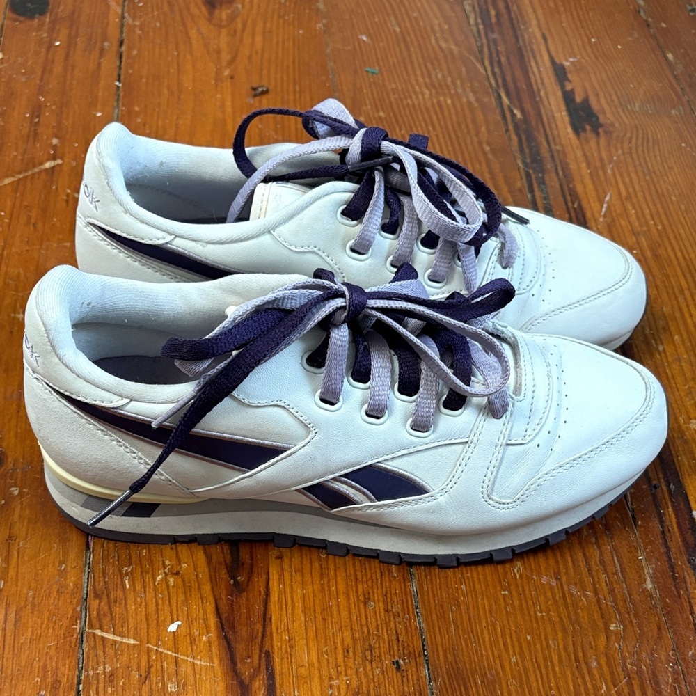 Reebok Classic Leather White‎ Dark Purple Sneakers Size 8
